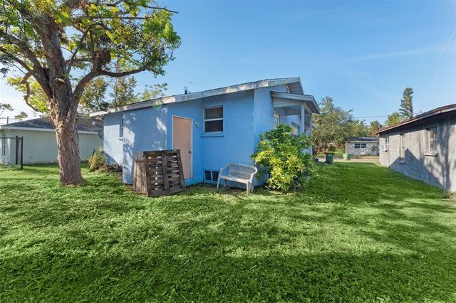 2418 N LINKS AVENUE, Sarasota, FL 34234