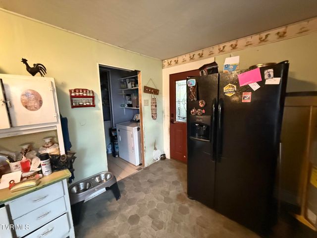 2228 Netherland Inn Road, Kingsport, TN 37660