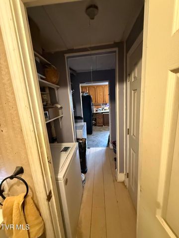 2228 Netherland Inn Road, Kingsport, TN 37660