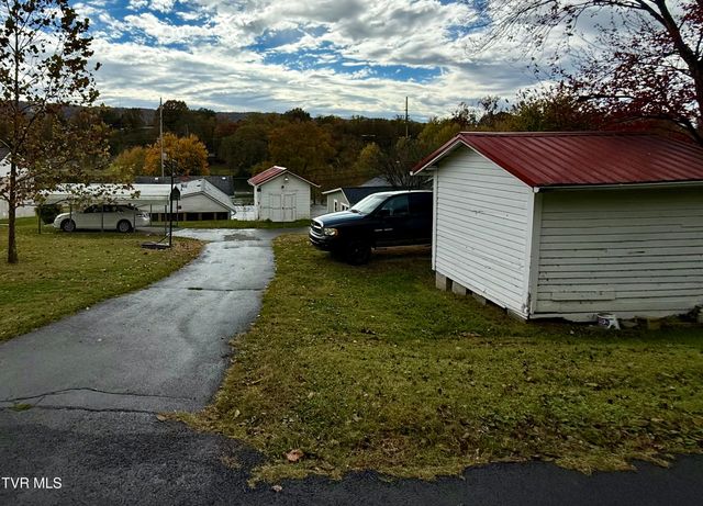 2228 Netherland Inn Road, Kingsport, TN 37660