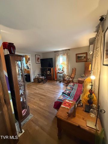 2228 Netherland Inn Road, Kingsport, TN 37660