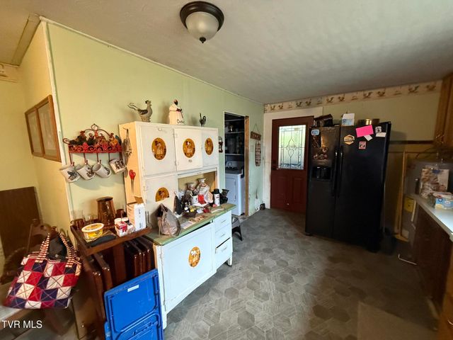 2228 Netherland Inn Road, Kingsport, TN 37660