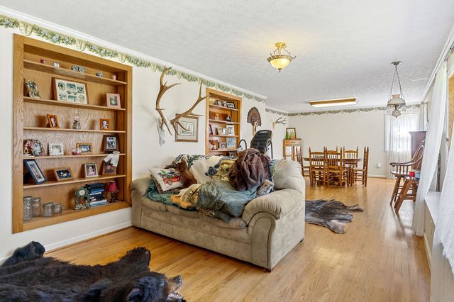 1260 Coconut Ridge Rd, Smithville, TN 37166