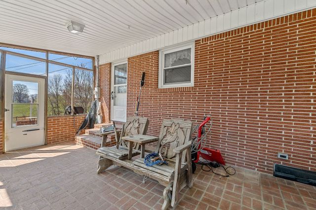 1260 Coconut Ridge Rd, Smithville, TN 37166