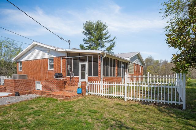 1260 Coconut Ridge Rd, Smithville, TN 37166
