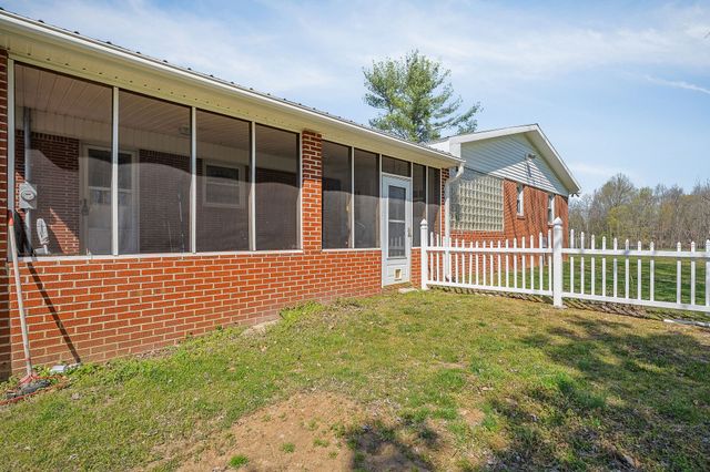 1260 Coconut Ridge Rd, Smithville, TN 37166