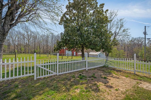 1260 Coconut Ridge Rd, Smithville, TN 37166