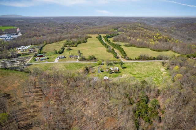 1260 Coconut Ridge Rd, Smithville, TN 37166