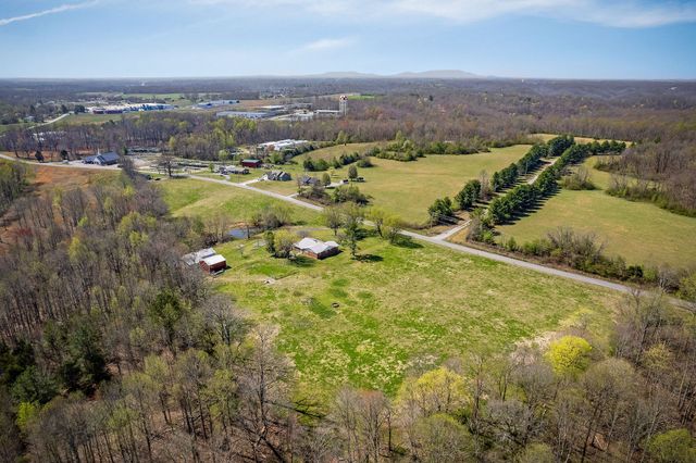 1260 Coconut Ridge Rd, Smithville, TN 37166