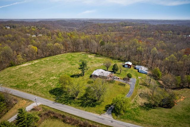 1260 Coconut Ridge Rd, Smithville, TN 37166