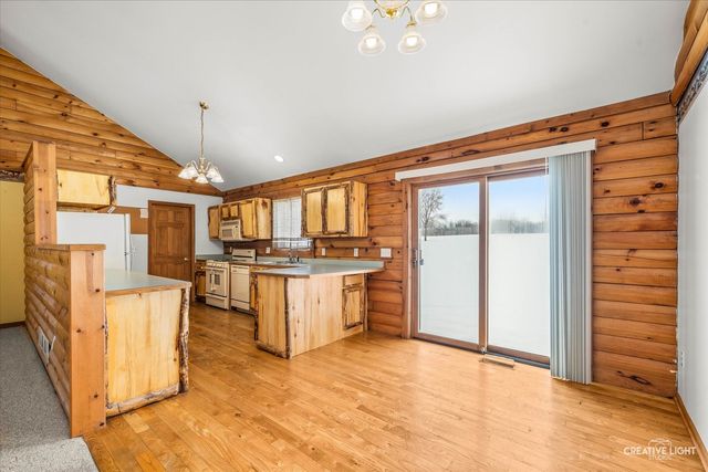 122 Belle Rive Drive, Millington, IL 60537