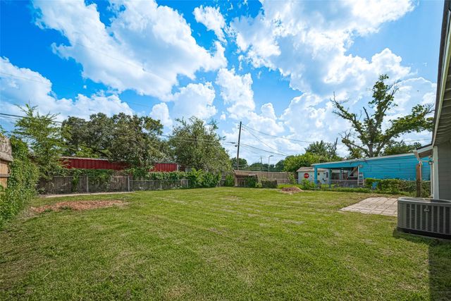 52 Penway Street, Houston, TX 77022