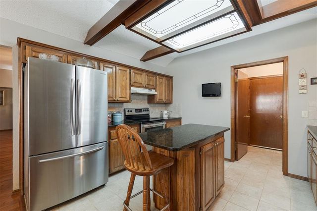 10021 Dover Drive, Yukon, OK 73099