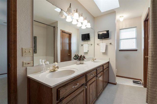 10021 Dover Drive, Yukon, OK 73099