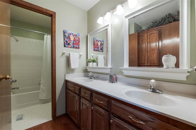 10021 Dover Drive, Yukon, OK 73099