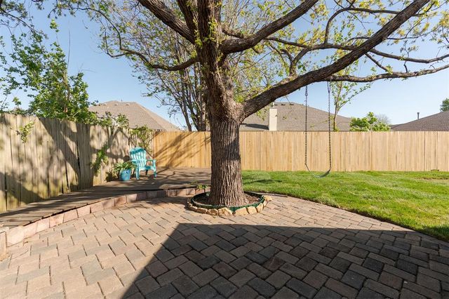 10021 Dover Drive, Yukon, OK 73099