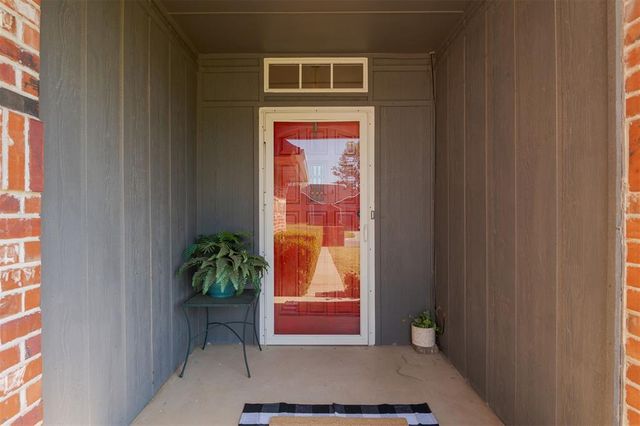 10021 Dover Drive, Yukon, OK 73099