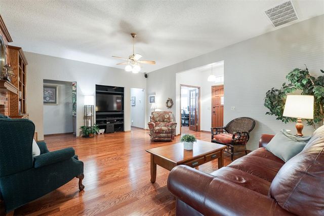 10021 Dover Drive, Yukon, OK 73099