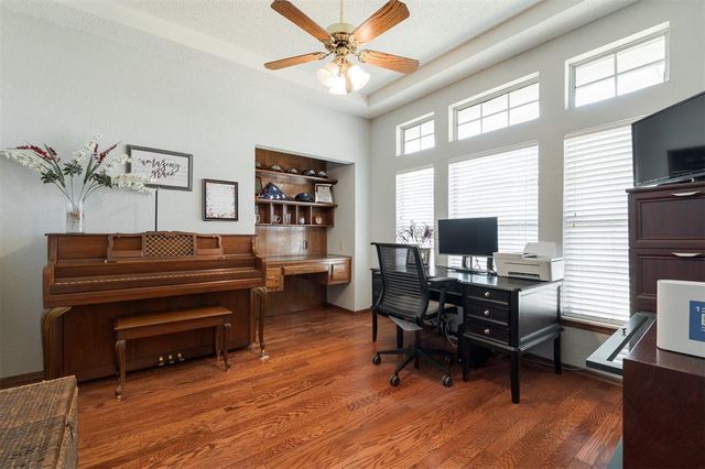 10021 Dover Drive, Yukon, OK 73099