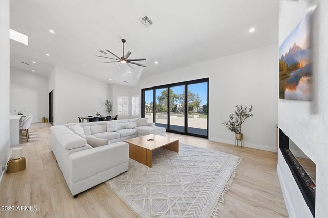 5347 N 106TH Avenue, Glendale, AZ 85307