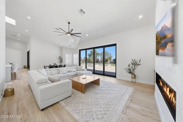 5347 N 106TH Avenue, Glendale, AZ 85307