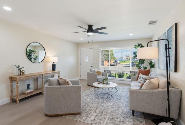 5900 69th St, Sacramento, CA 95824