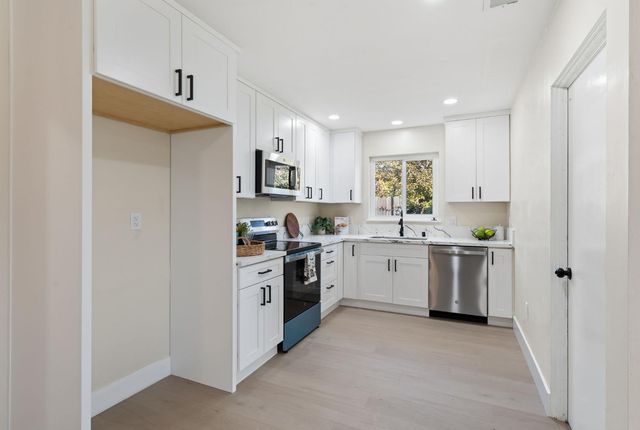 5900 69th St, Sacramento, CA 95824