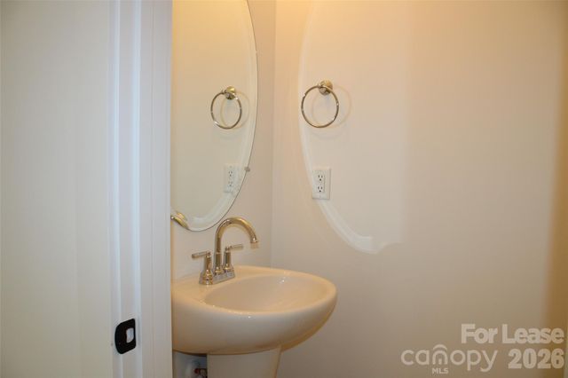 562 W Park Avenue A, Mooresville, NC 28115