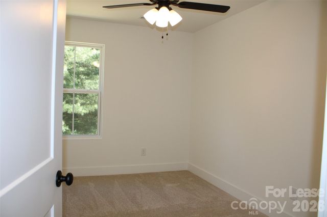 562 W Park Avenue A, Mooresville, NC 28115