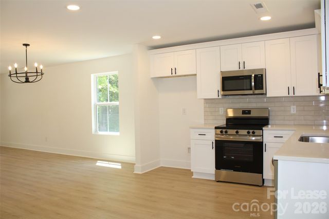 562 W Park Avenue A, Mooresville, NC 28115