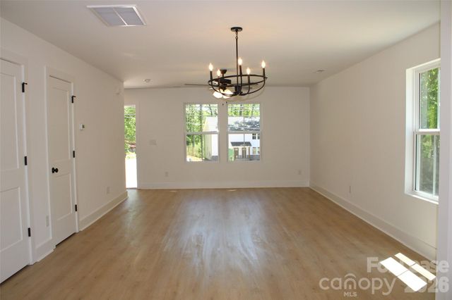 562 W Park Avenue A, Mooresville, NC 28115