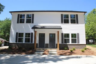562 W Park Avenue A, Mooresville, NC 28115