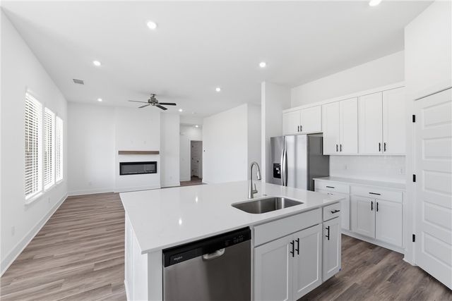 446 W Taverner Xing, Farmington, AR 72730