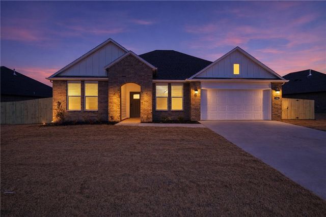 446 W Taverner Xing, Farmington, AR 72730