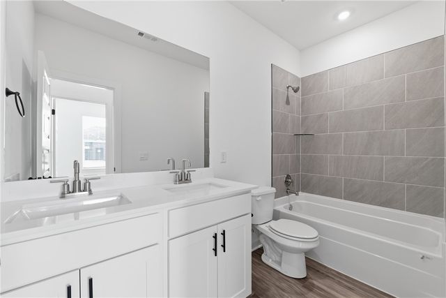 446 W Taverner Xing, Farmington, AR 72730