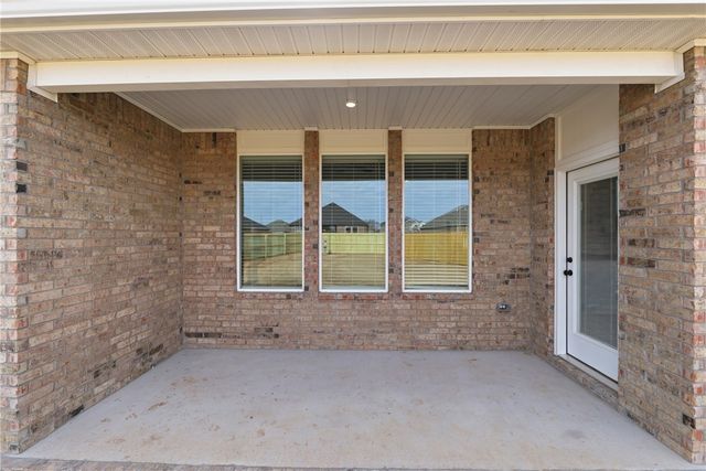 446 W Taverner Xing, Farmington, AR 72730