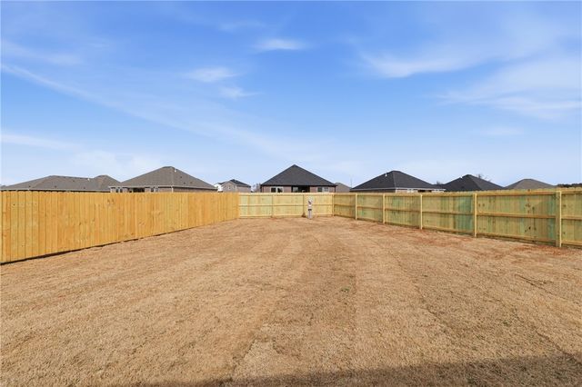 446 W Taverner Xing, Farmington, AR 72730