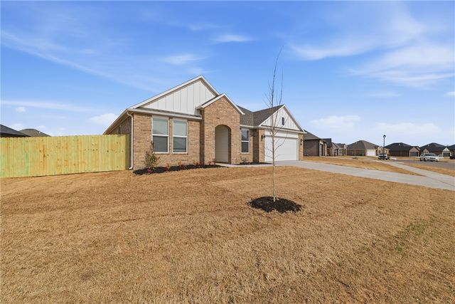 446 W Taverner Xing, Farmington, AR 72730