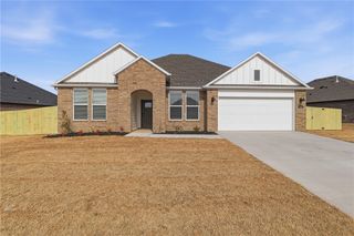 446 W Taverner Xing, Farmington, AR 72730