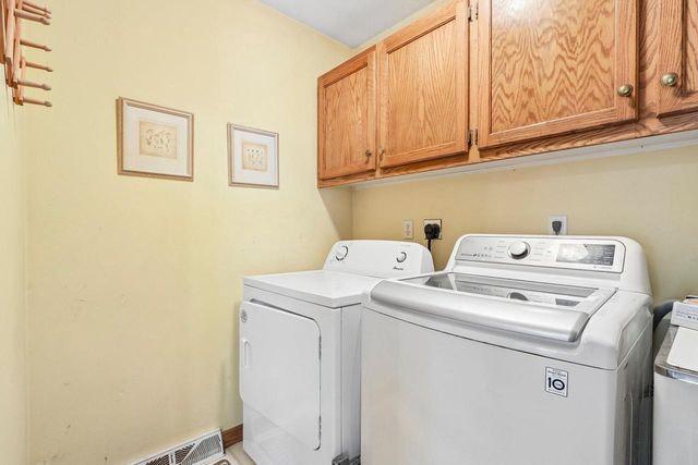 N103W17395 Whitetail RUN, Germantown, WI 53022