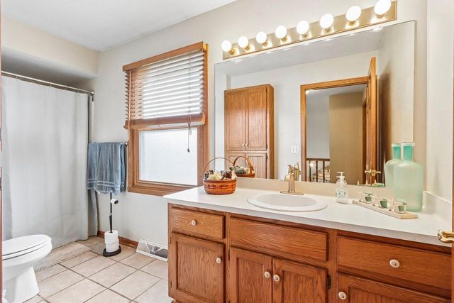 N103W17395 Whitetail RUN, Germantown, WI 53022