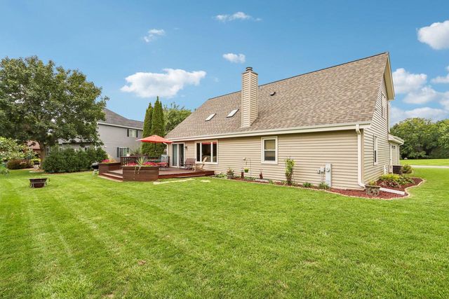 N103W17395 Whitetail RUN, Germantown, WI 53022