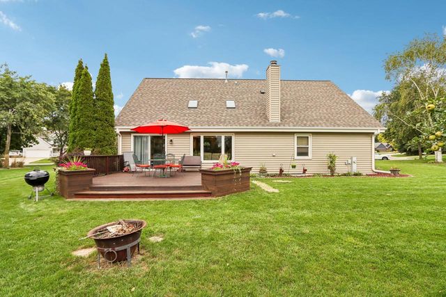 N103W17395 Whitetail RUN, Germantown, WI 53022