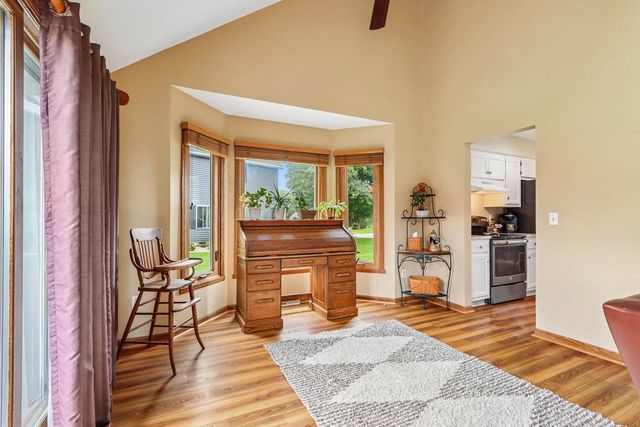 N103W17395 Whitetail RUN, Germantown, WI 53022