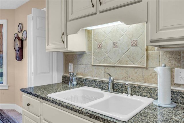 826 Oak Lawn Drive, Jasper, TN 37347