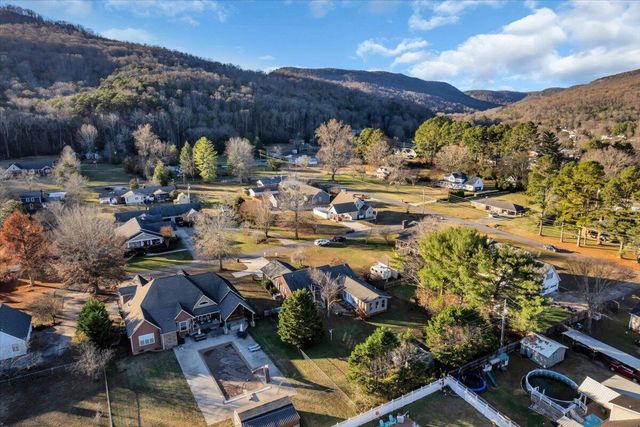 826 Oak Lawn Drive, Jasper, TN 37347