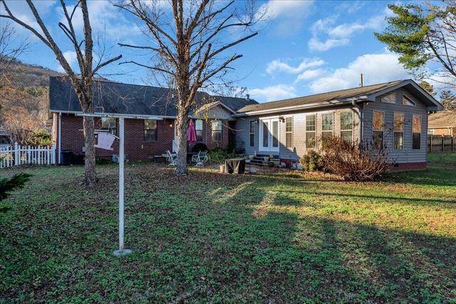 826 Oak Lawn Drive, Jasper, TN 37347