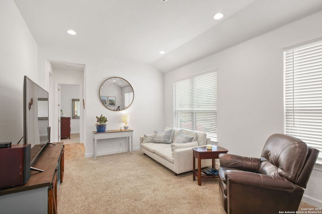 542 Private Road 3702, San Antonio, TX 78253