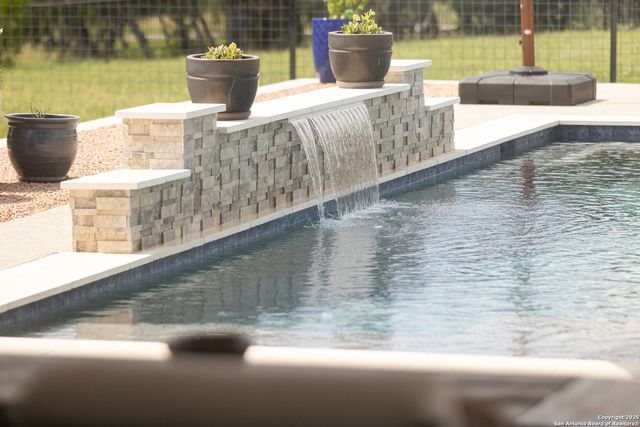 542 Private Road 3702, San Antonio, TX 78253