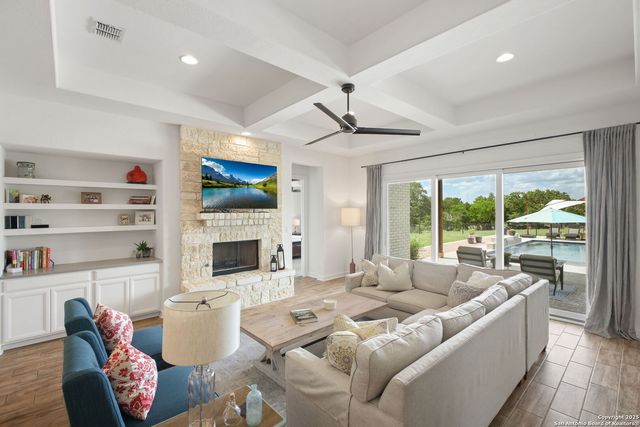 542 Private Road 3702, San Antonio, TX 78253